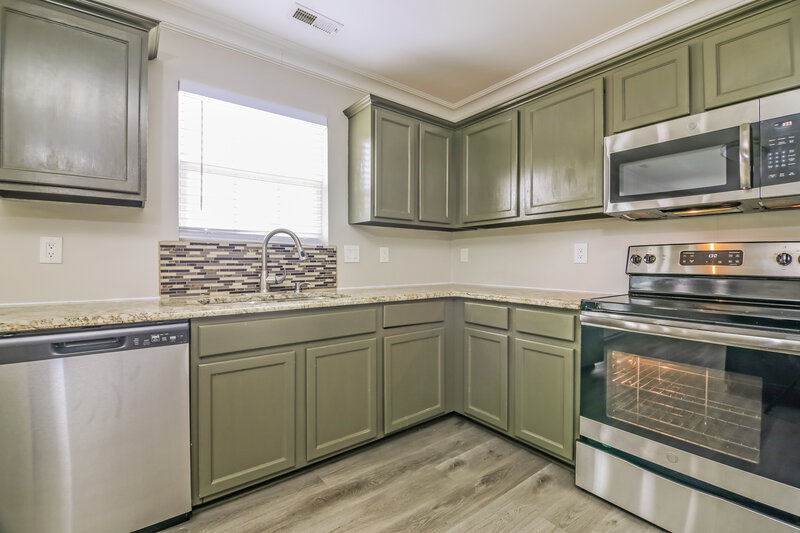 2,590/Mo, 1032 Breeze Ln Clayton, NC 27520 Kitchen View 2