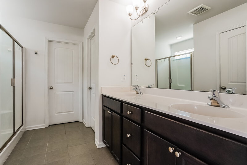 1,955/Mo, 229 Pamlico Dr Clayton, NC 27520 Main Bathroom View
