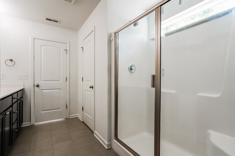 1,955/Mo, 229 Pamlico Dr Clayton, NC 27520 Bathroom View