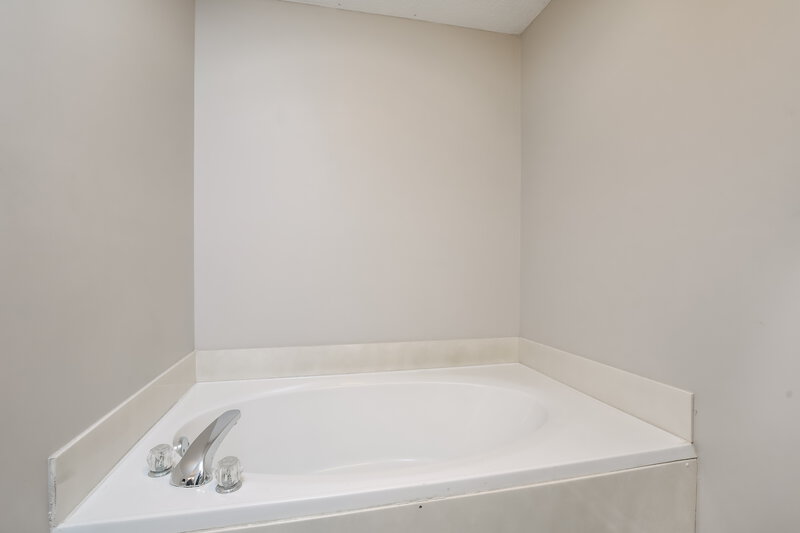 2,170/Mo, 110 Rock Hound Rd Knightdale, NC 27545 Main Bathroom View 2