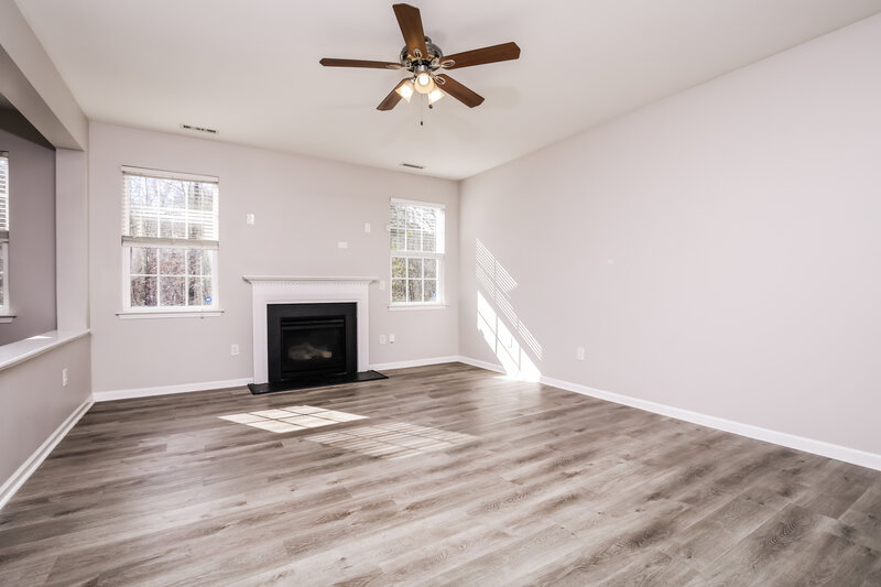 2,000/Mo, 1304 Cathedral Rock Ct Raleigh, NC 27610 Living Room View