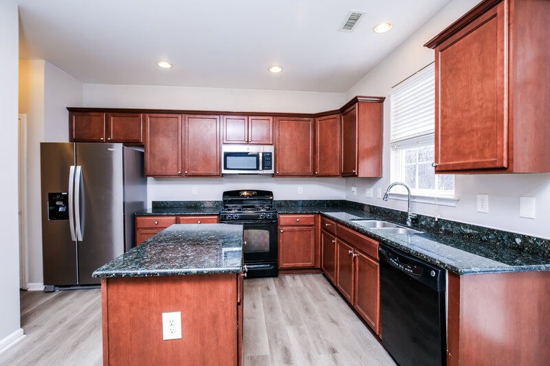 2,000/Mo, 1304 Cathedral Rock Ct Raleigh, NC 27610 Kitchen View