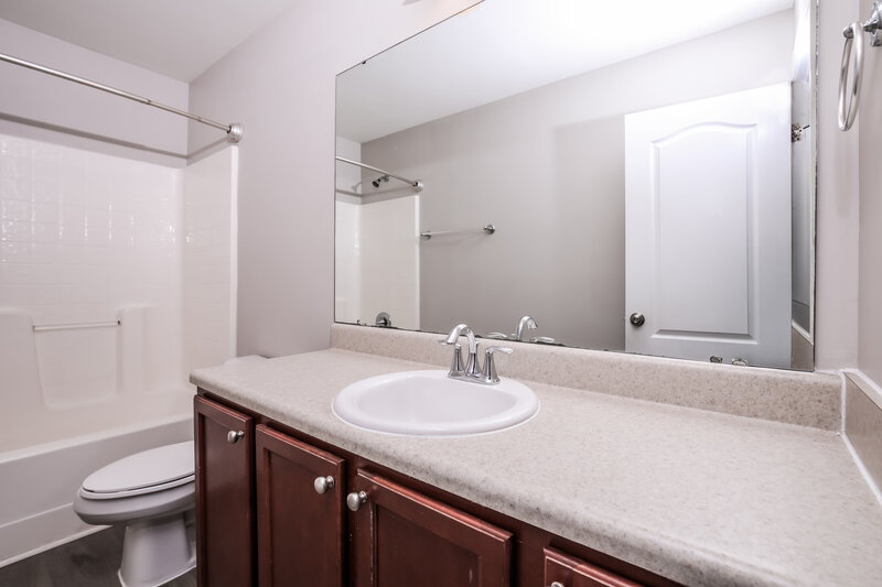 2,000/Mo, 1304 Cathedral Rock Ct Raleigh, NC 27610 Bathroom View 2