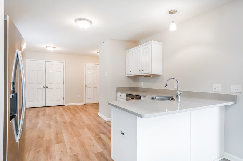 2,085/Mo, 2165 Southfort Dr Garner, NC 27529 Kitchen View 2