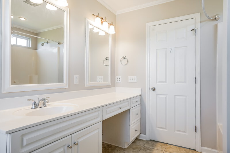 2,085/Mo, 2165 Southfort Dr Garner, NC 27529 Main Bathroom View