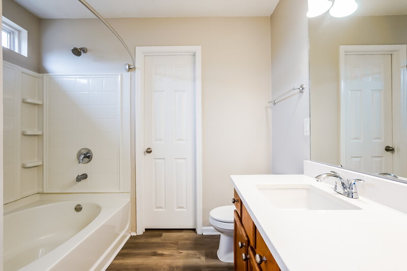 1,755/Mo, 5901 Roteny Ct Raleigh, NC 27610 Main Bathroom View