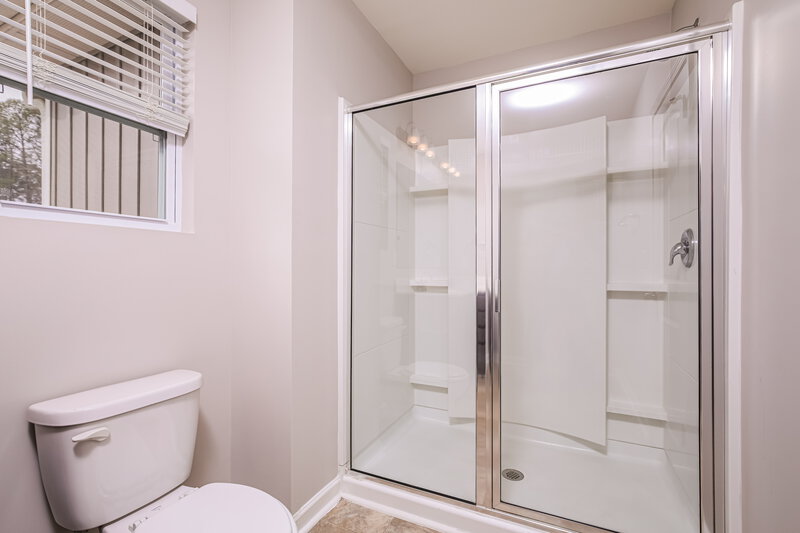 1,910/Mo, 559 Green Willow Circle Wendell, NC 27591 Main Bathroom View 2