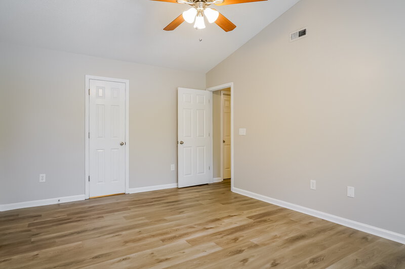 2,050/Mo, 113 River Hills Dr Clayton, NC 27527 Main Bedroom View