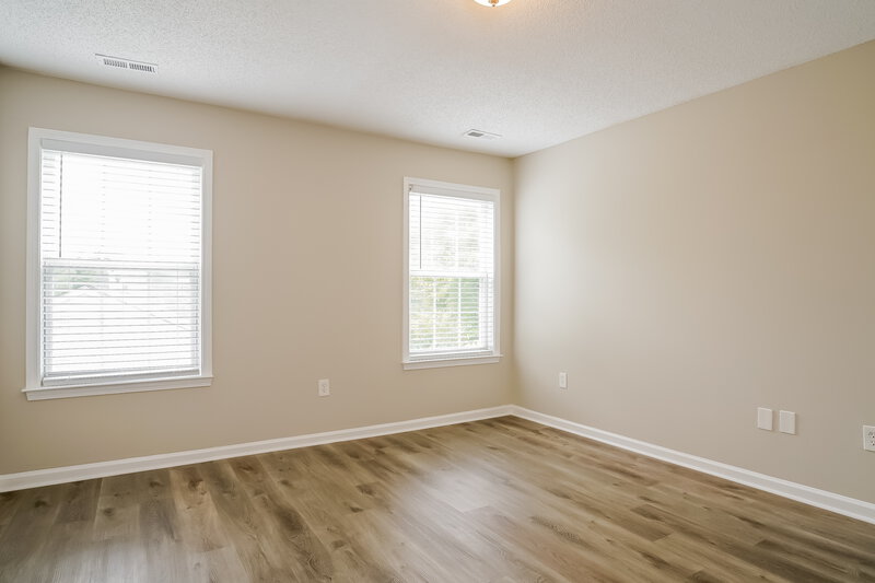 2,050/Mo, 113 River Hills Dr Clayton, NC 27527 Main Bedroom View 2