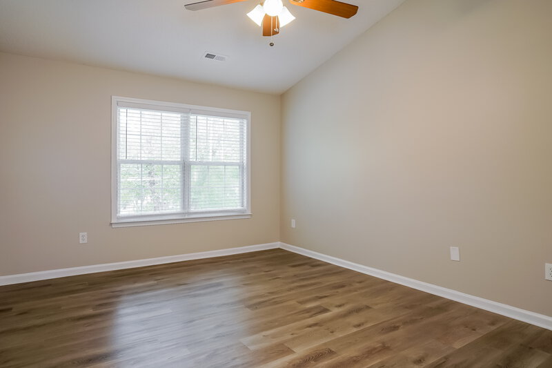 2,050/Mo, 113 River Hills Dr Clayton, NC 27527 Bedroom View