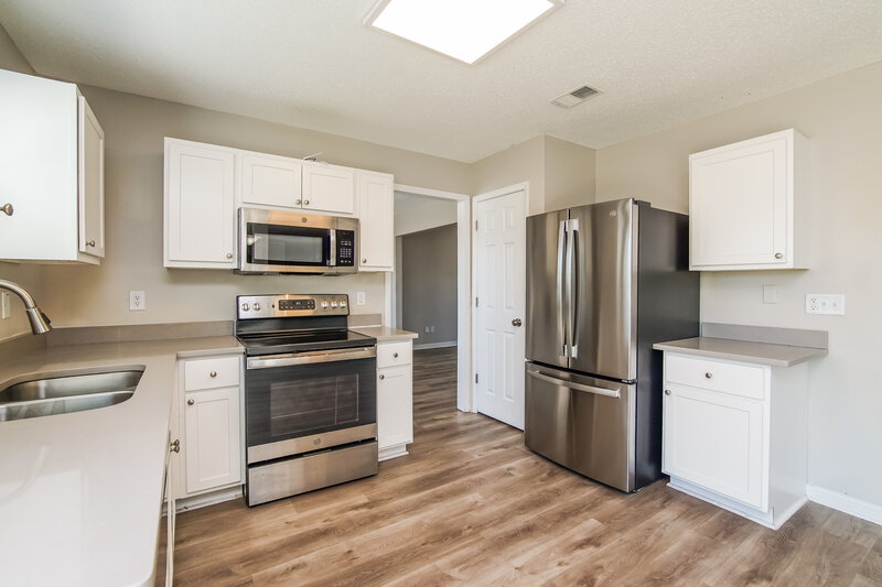 2,175/Mo, 3323 Baseline Rd Raleigh, NC 27610 Kitchen View 2