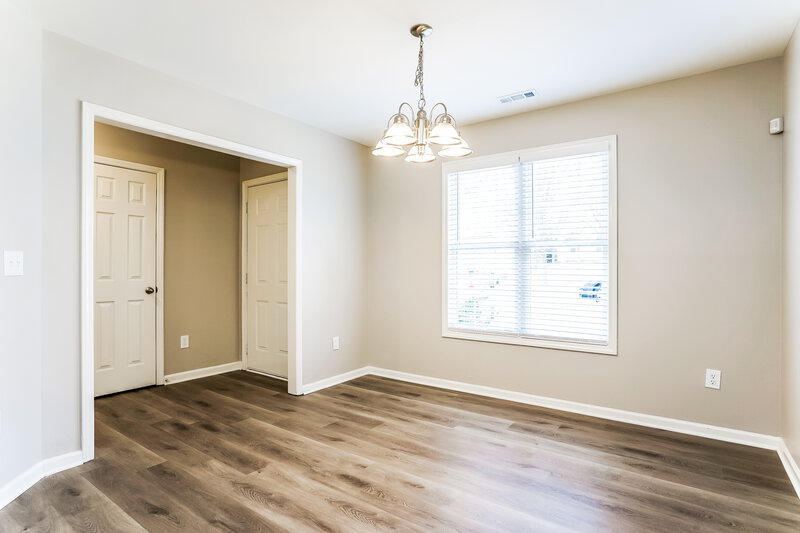 1,800/Mo, 4009 Scofield Drive Raleigh, NC 27610 Dining Room View