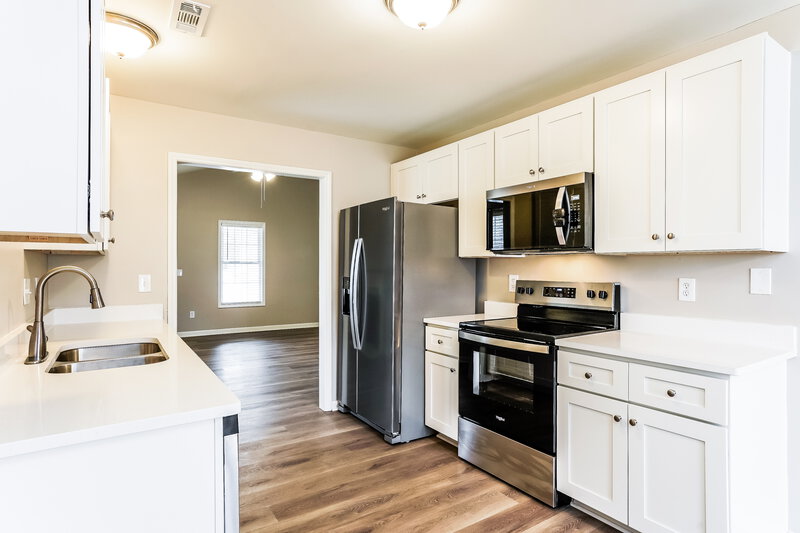 1,800/Mo, 4009 Scofield Drive Raleigh, NC 27610 Kitchen View