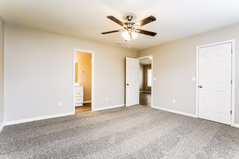 1,800/Mo, 4009 Scofield Drive Raleigh, NC 27610 Main Bedroom View 2