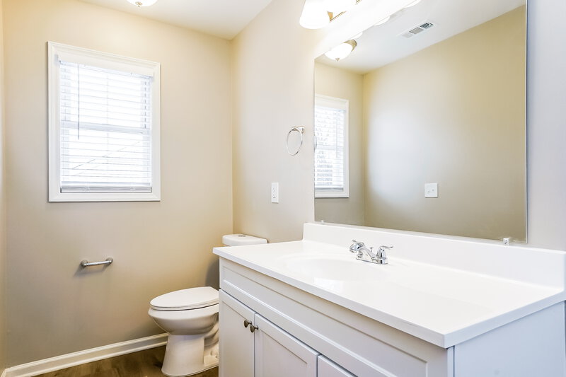 1,800/Mo, 4009 Scofield Drive Raleigh, NC 27610 Bathroom View