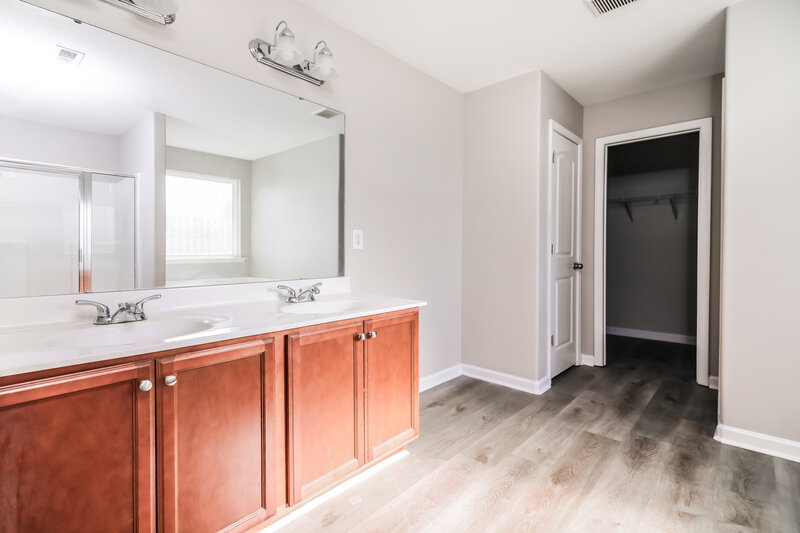 1,960/Mo, 129 Reno Ct Clayton, NC 27527 Main Bathroom View