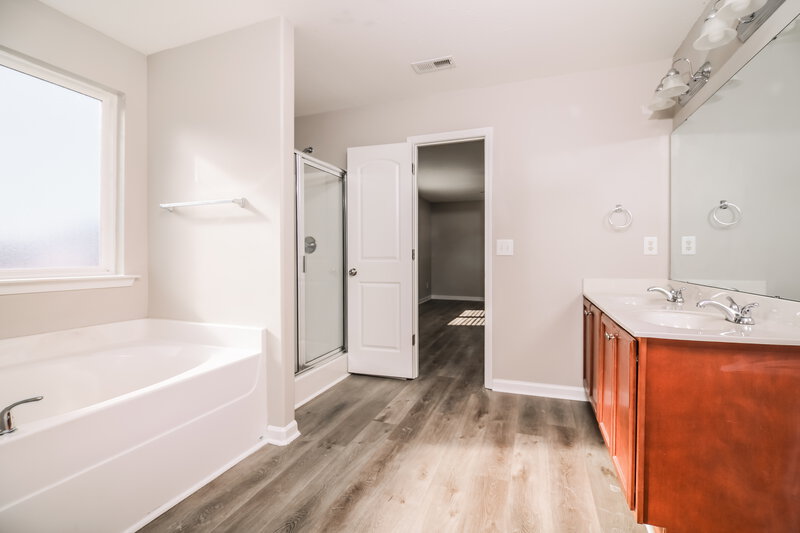 1,960/Mo, 129 Reno Ct Clayton, NC 27527 Main Bathroom View 2