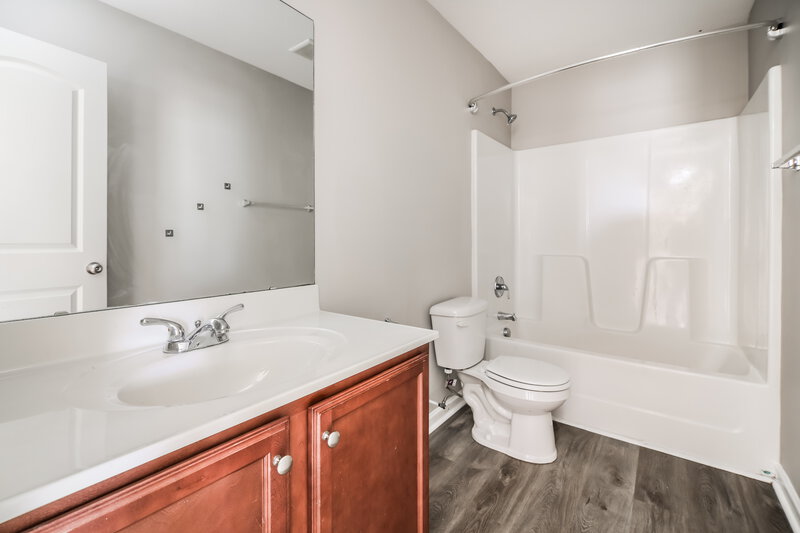 1,960/Mo, 129 Reno Ct Clayton, NC 27527 Bathroom View
