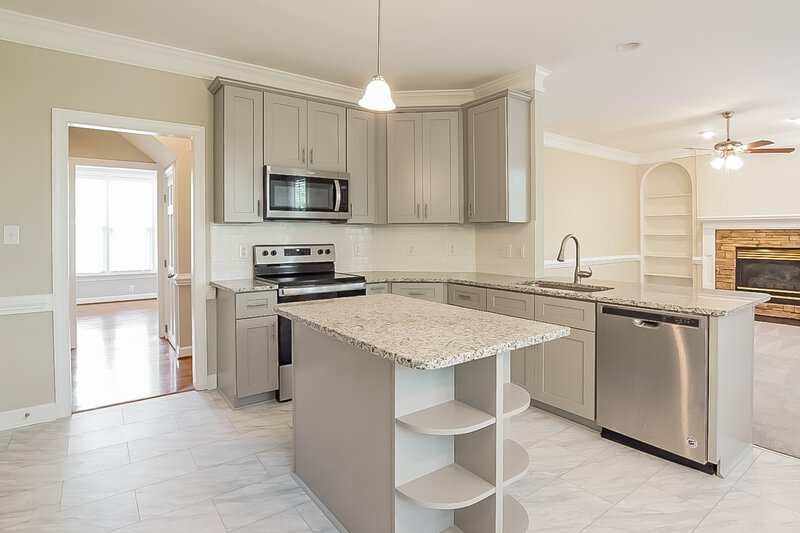 0/Mo, 900 Birkdale Dr Clayton, NC 27527 Kitchen View