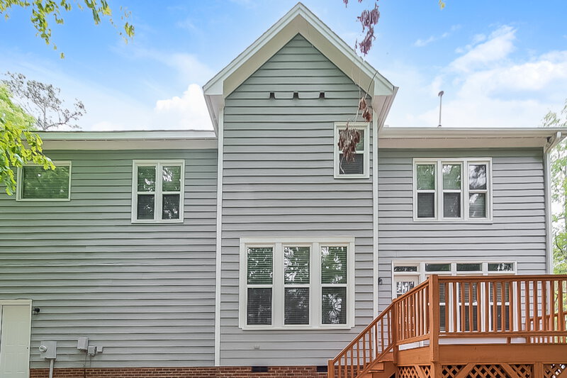 0/Mo, 900 Birkdale Dr Clayton, NC 27527 Rear View