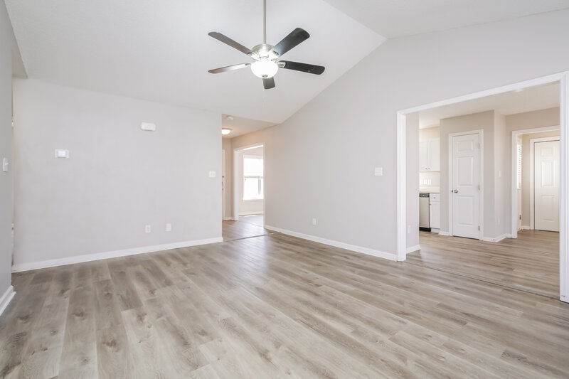 1,780/Mo, 1432 Smokey Mountain Dr Zebulon, NC 27597 Living Room View 2