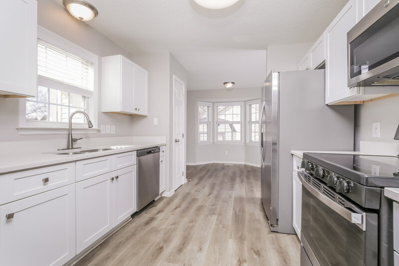 1,780/Mo, 1432 Smokey Mountain Dr Zebulon, NC 27597 Kitchen View 2