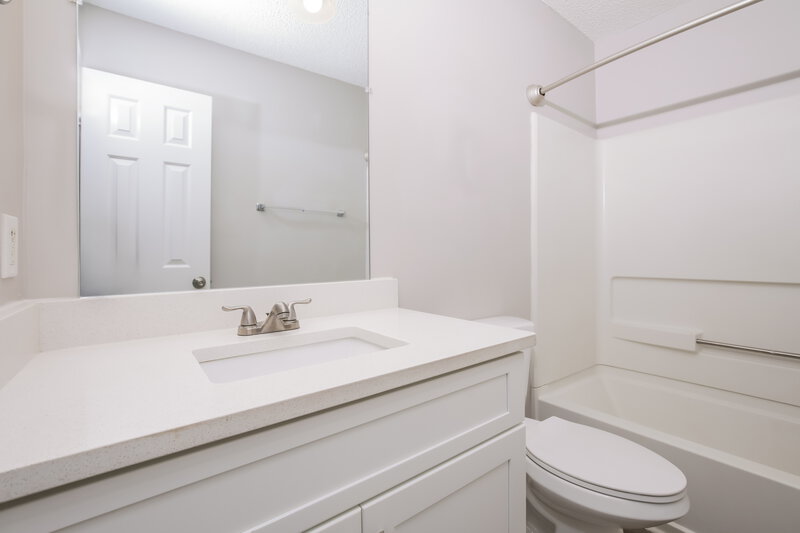 1,780/Mo, 1432 Smokey Mountain Dr Zebulon, NC 27597 Bathroom View