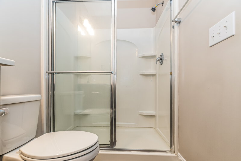 2,410/Mo, 231 Pilsen Dr Fuquay Varina, NC 27526 Bathroom View