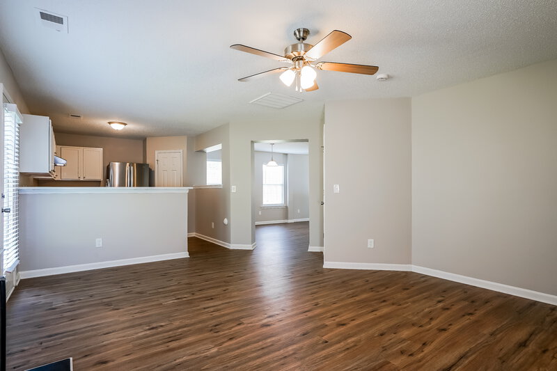 1,775/Mo, 5911 Endsley Ct Raleigh, NC 27610 Living Room View 2