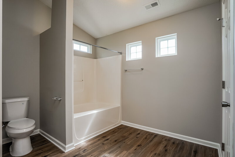 1,775/Mo, 5911 Endsley Ct Raleigh, NC 27610 Main Bathroom View 2