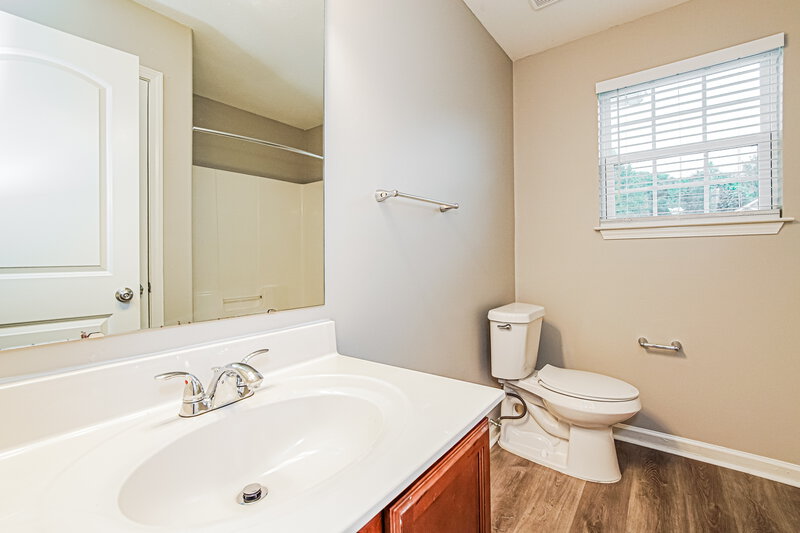 1,745/Mo, 442 Randolph Dr Clayton, NC 27520 Bathroom View