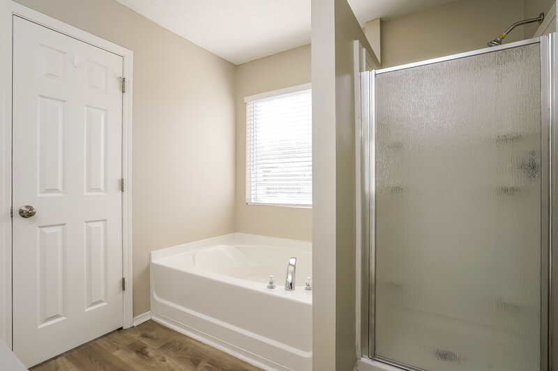 1,920/Mo, 3168 Varcroft Rd Knightdale, NC 27545 Main Bathroom View 2