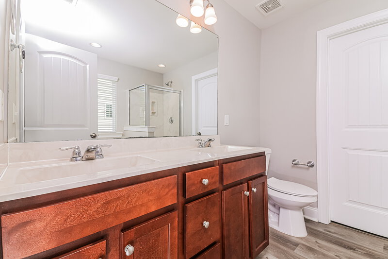 2,205/Mo, 3600 Sunbright Ln Raleigh, NC 27610 Main Bathroom View