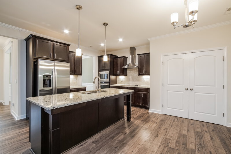 2,205/Mo, 39 Grand Manor Ct Clayton, NC 27527 Kitchen View
