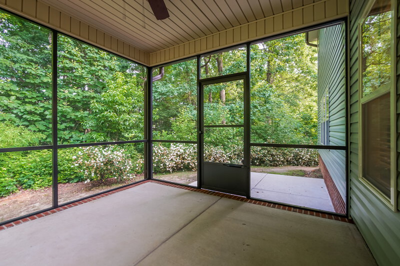 2,205/Mo, 39 Grand Manor Ct Clayton, NC 27527 Sun Room View
