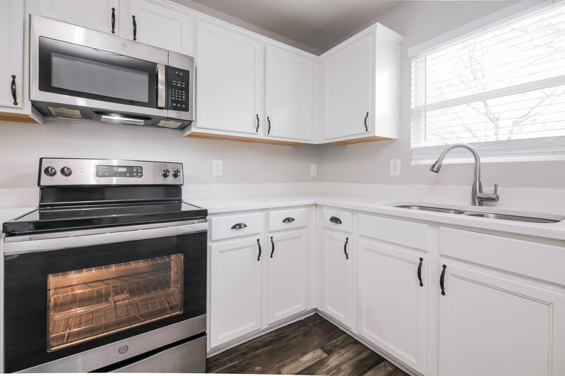 1,880/Mo, 305 Farrington Dr Clayton, NC 27520 Kitchen View 2