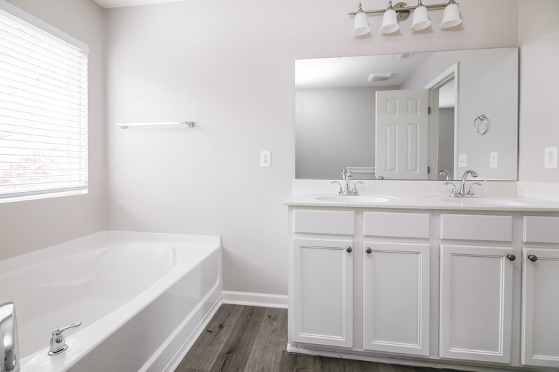 1,880/Mo, 305 Farrington Dr Clayton, NC 27520 Main Bathroom View 2