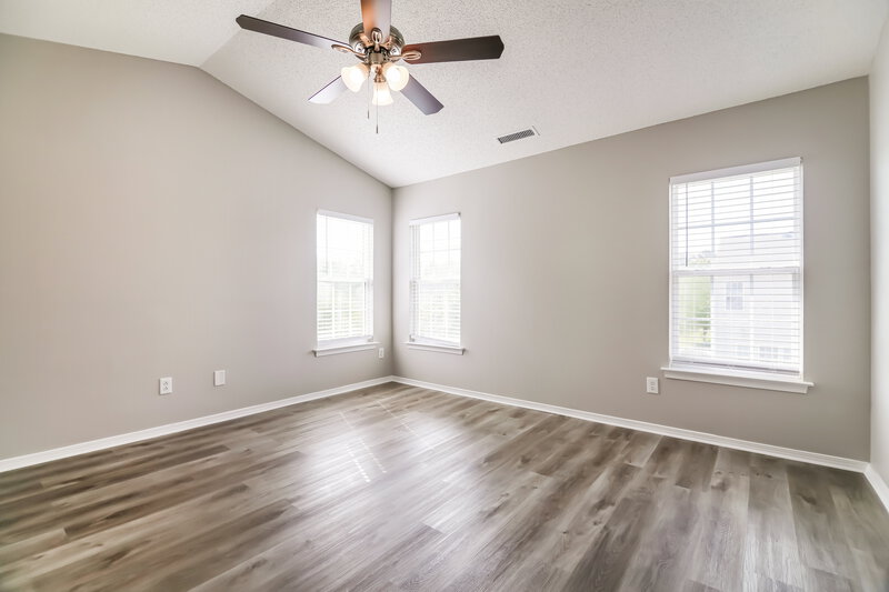 2,195/Mo, 5716 Enoree Ln Raleigh, NC 27616 Main Bedroom View 2