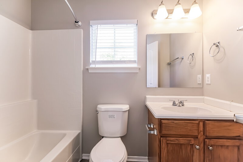 2,195/Mo, 5716 Enoree Ln Raleigh, NC 27616 Bathroom View