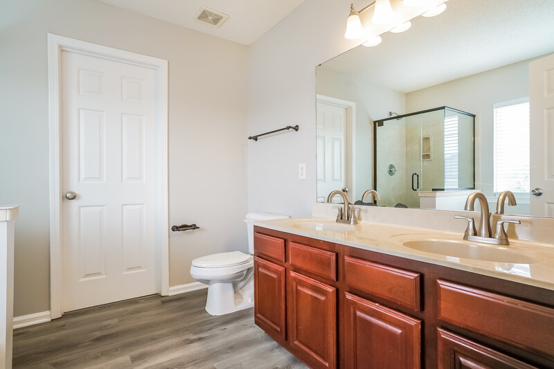 2,185/Mo, 6400 Island Ford Dr Raleigh, NC 27610 Main Bathroom View