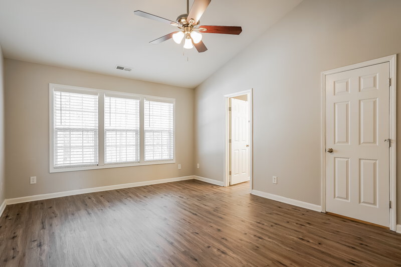 1,995/Mo, 8621 Boysenberry Ln Raleigh, NC 27616 Main Bedroom View