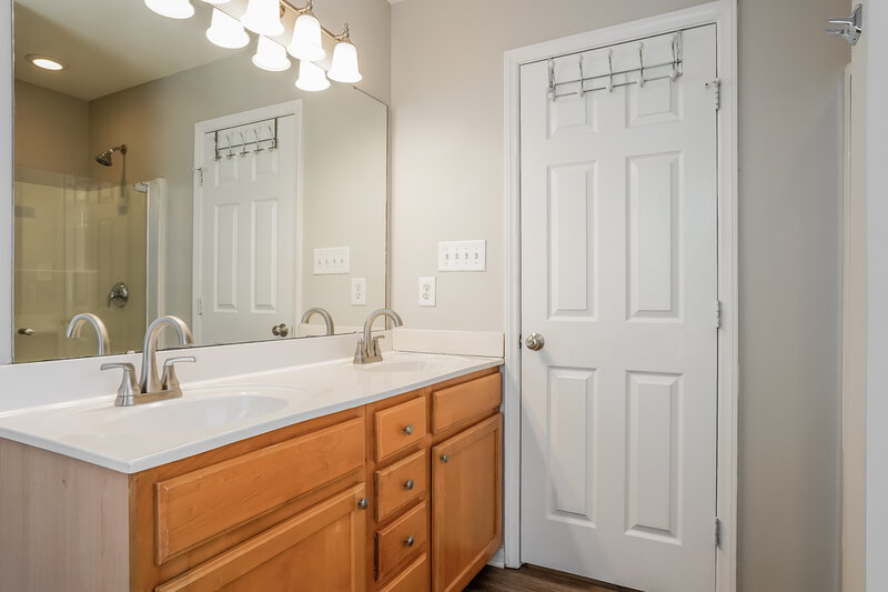 1,995/Mo, 8621 Boysenberry Ln Raleigh, NC 27616 Bathroom View