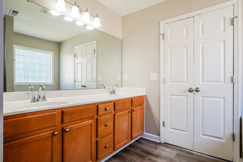 1,995/Mo, 3213 Rendezvous Dr Raleigh, NC 27610 Bathroom View