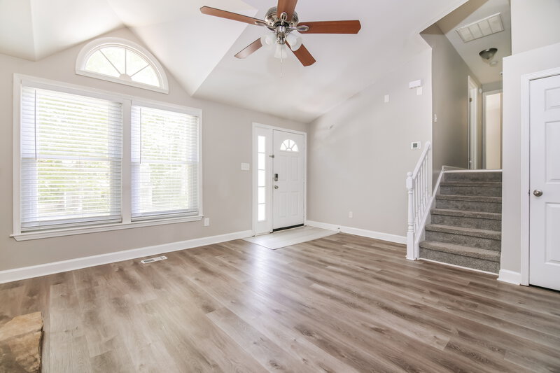 2,830/Mo, 415 Belmellen Ct Wake Forest, NC 27587 Living Room View 2