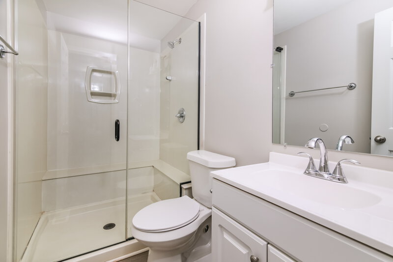 2,830/Mo, 415 Belmellen Ct Wake Forest, NC 27587 Main Bathroom View