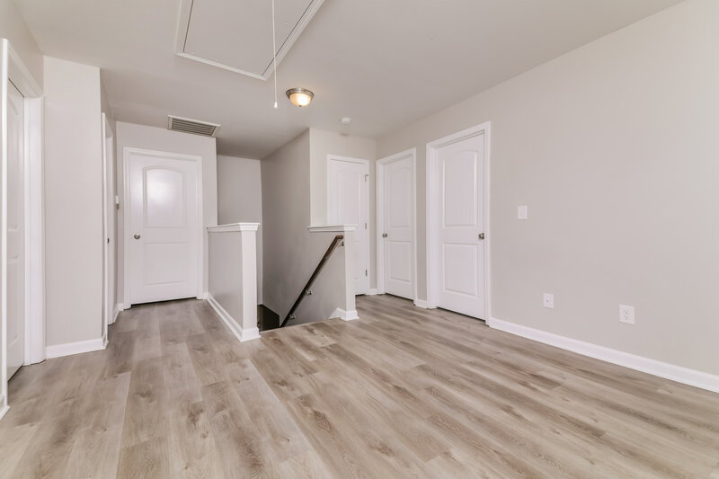 1,975/Mo, 127 Blakeford Dr Wendell, NC 27591 Loft View