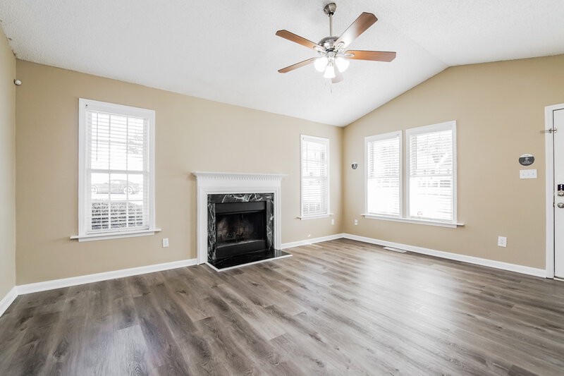2,430/Mo, 2 W Boxley Dr Wendell, NC 27591 Living Room View 3