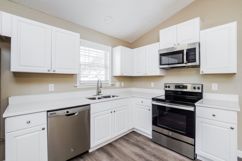 2,430/Mo, 2 W Boxley Dr Wendell, NC 27591 Kitchen View 2
