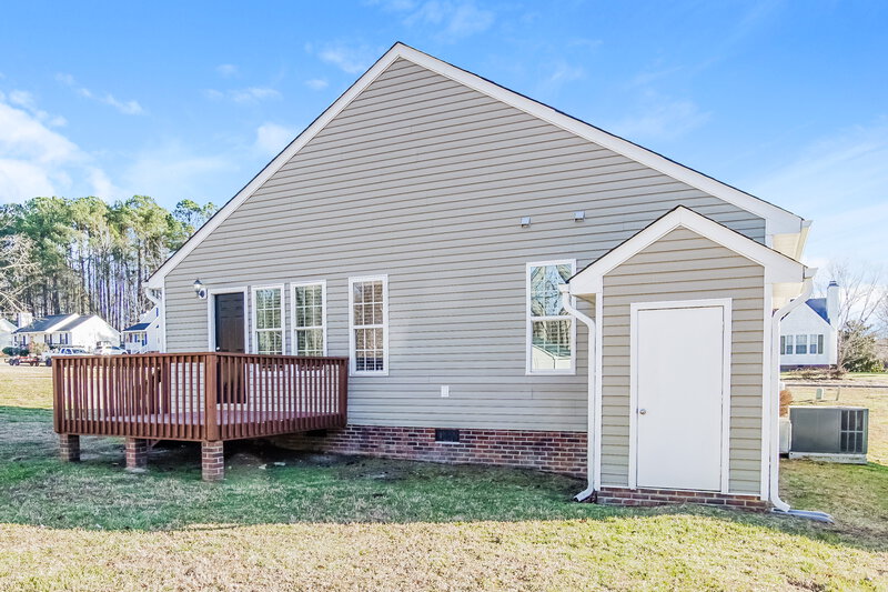 2,430/Mo, 2 W Boxley Dr Wendell, NC 27591 Rear View 2