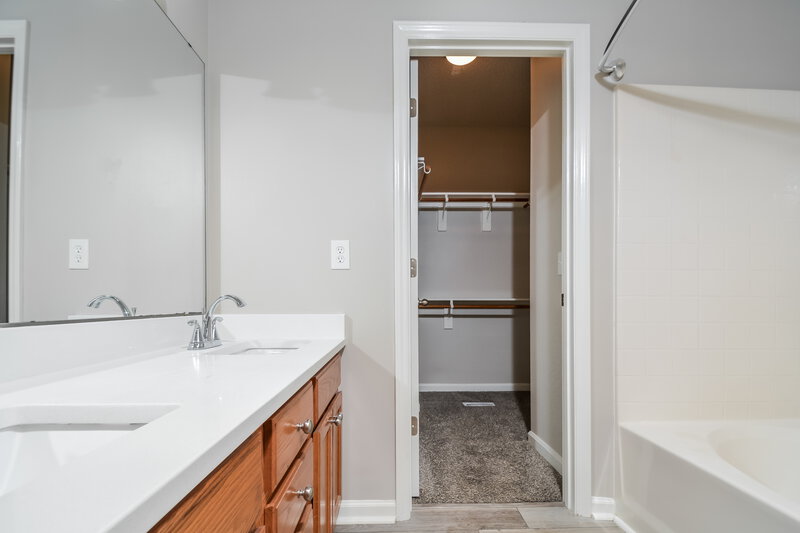 3,490/Mo, 4801 Morecambe Way Apex, NC 27539 Main Bathroom View